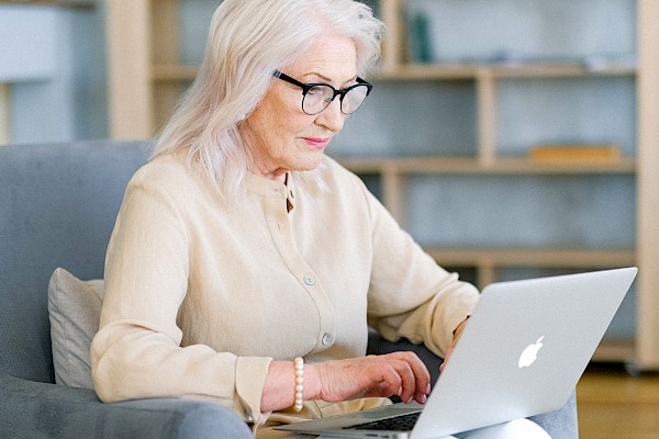 Using Technology to Stay Independent and Connected in Older Age