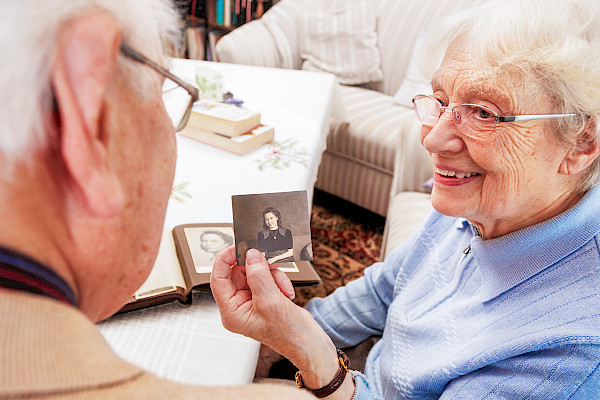 Helping Families Navigate Dementia with Confidence and Compassion