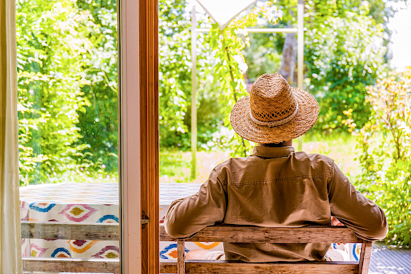 Summer Sunshine and Older Loved Ones: Enjoying the Warm Weather Safely